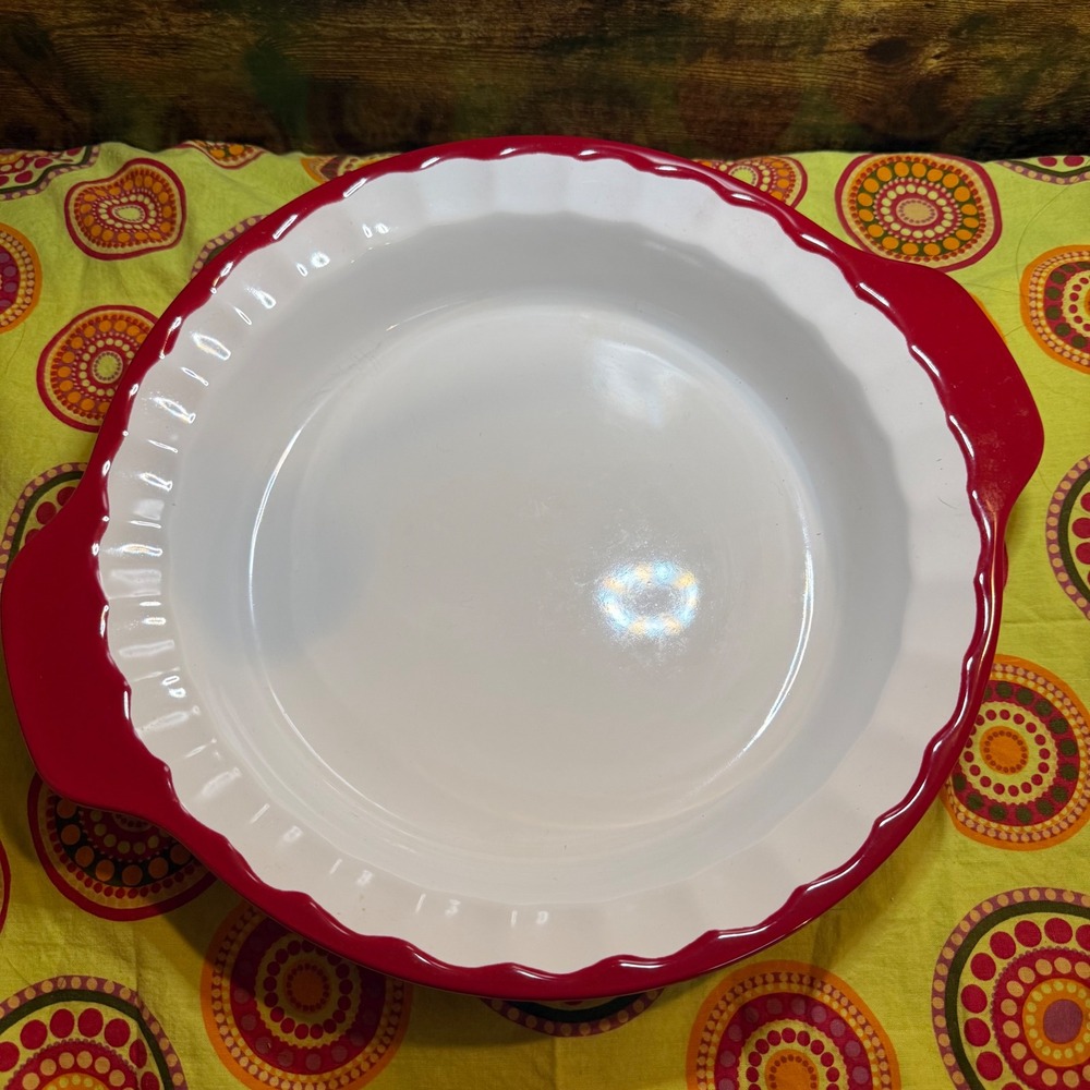 KitchenAid Red Vitrified Stoneware 9 Inch Fluted Pie Dish with Handles